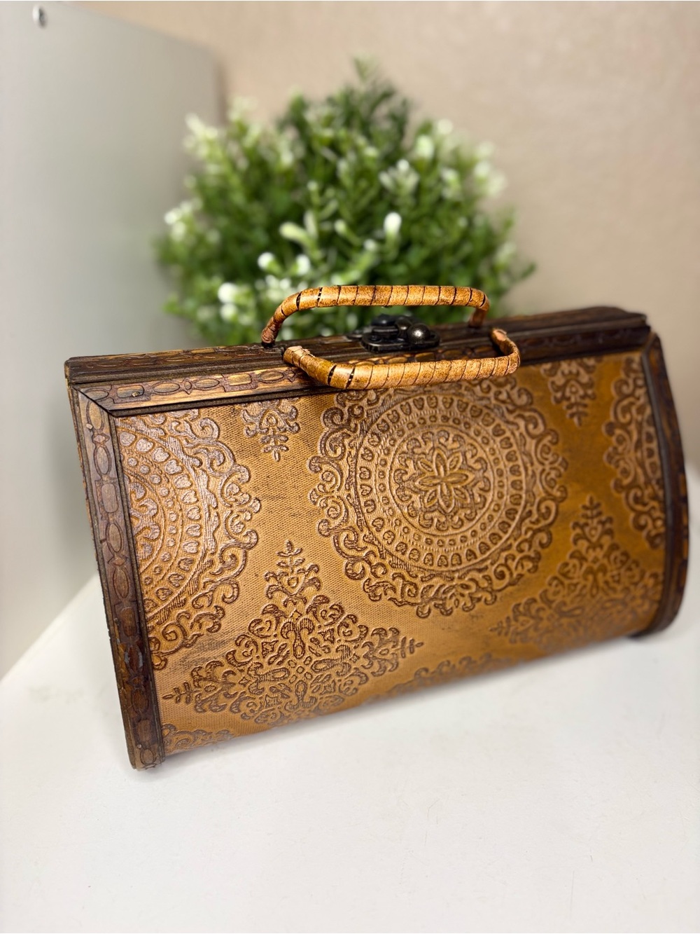 Vintage Boho Wooden Box Purse Tooled Faux Leather Cigar Box Style Bag - Picture 13 of 13